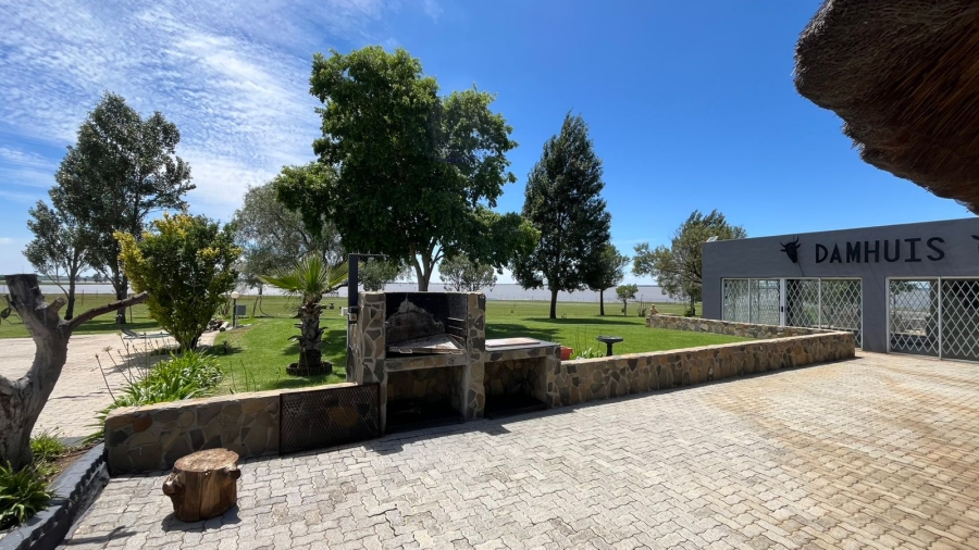 5 Bedroom Property for Sale in Oranjeville Free State